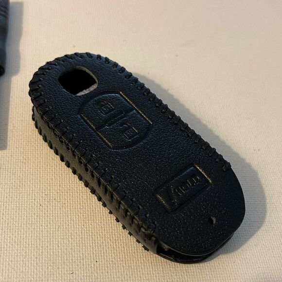 Mazda Key Fob Keychain and Fob Case Cover in Black Leather NWT - Picture 3 of 7